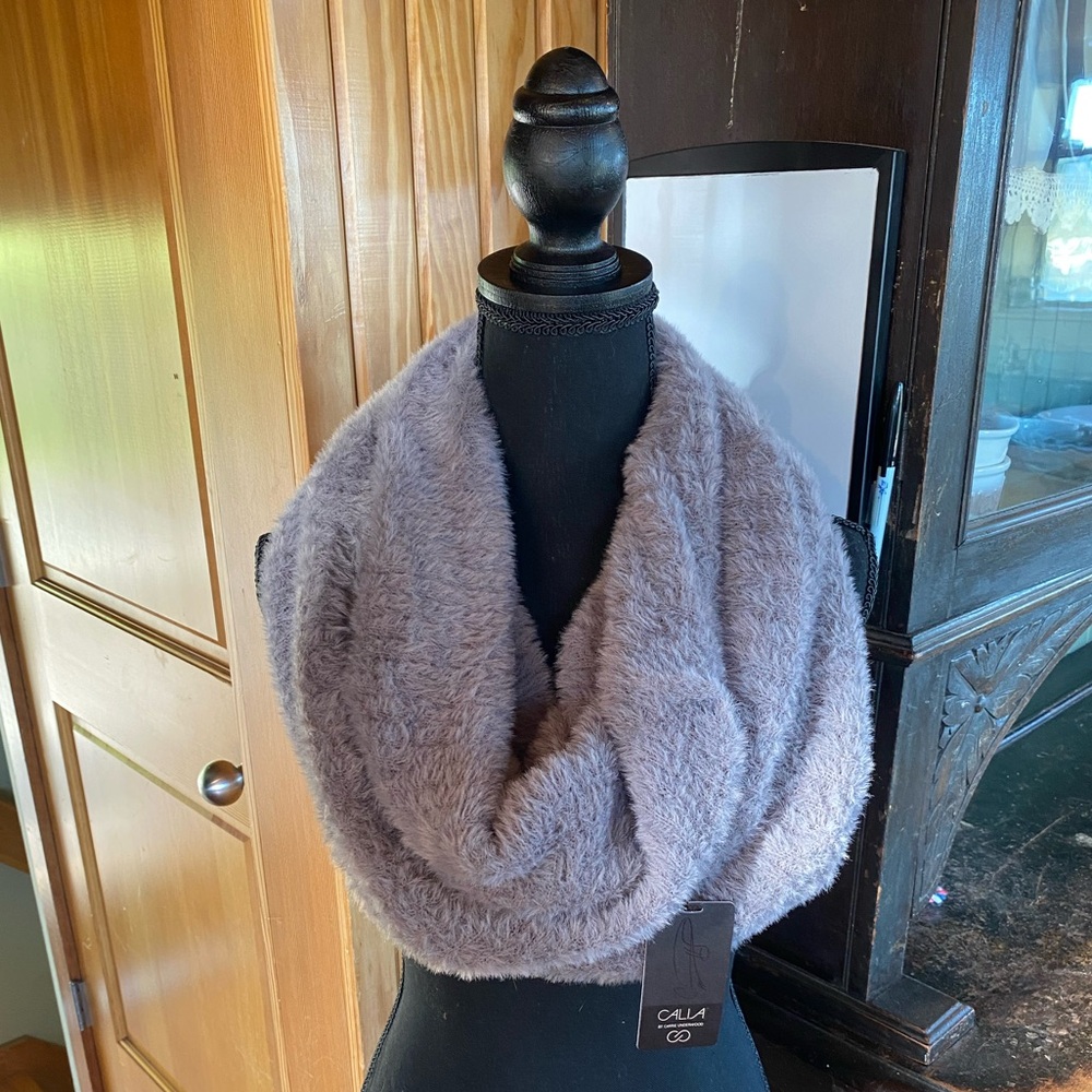 CALLA Grey Infinity Scarf